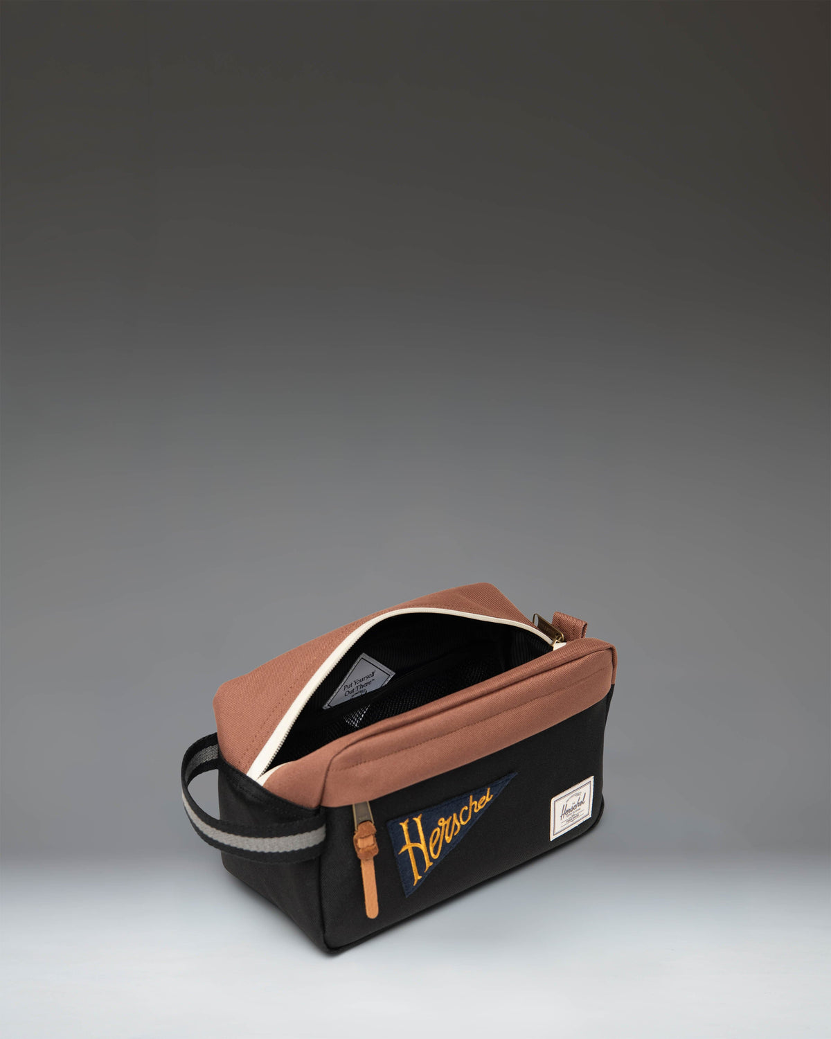herschel beauty Chapter Travel Kit