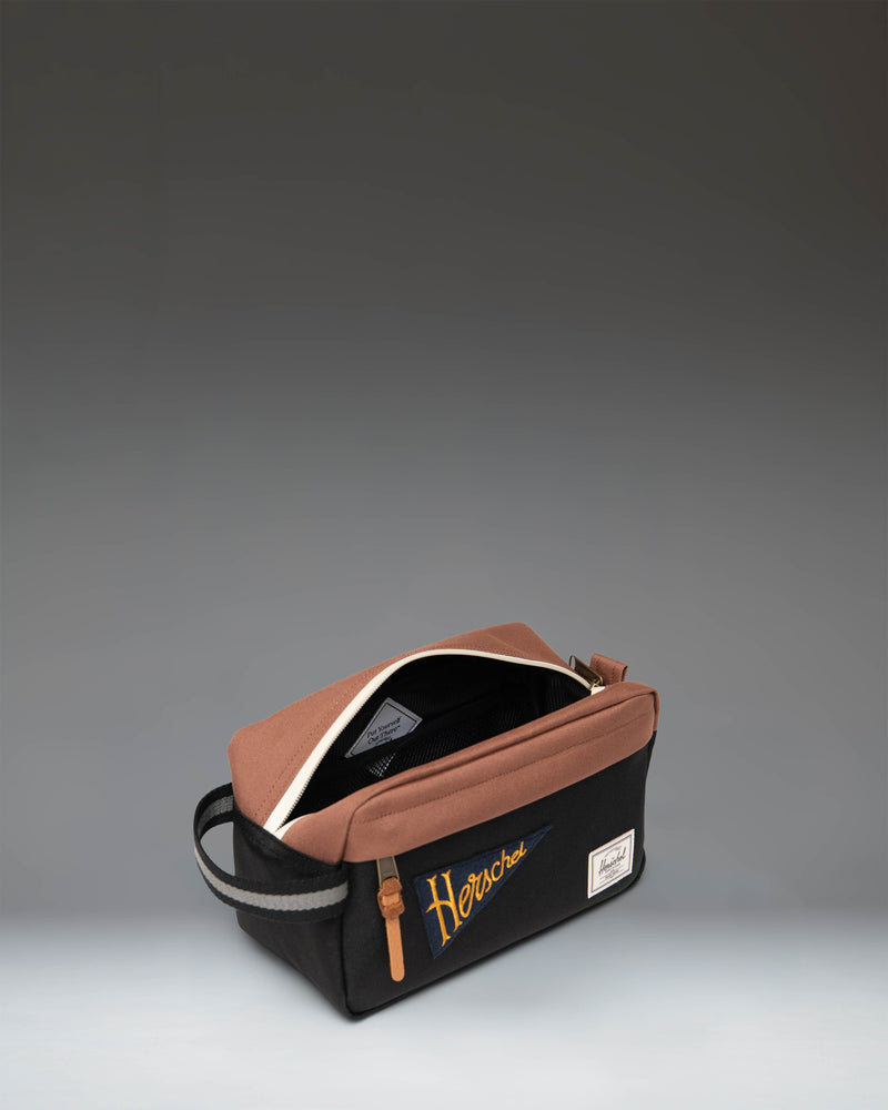 herschel beauty Chapter Travel Kit