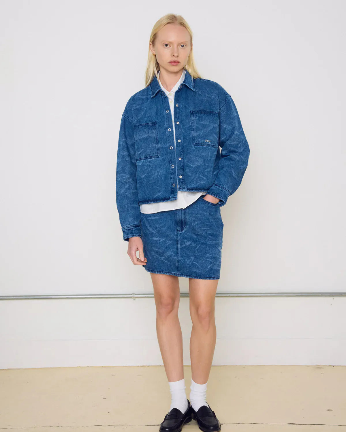 obey gonne Trinity Wrinkle Denim Skirt